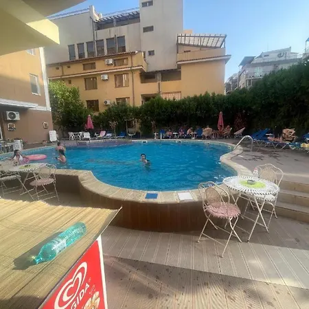 Апартаменти Sunny Studio